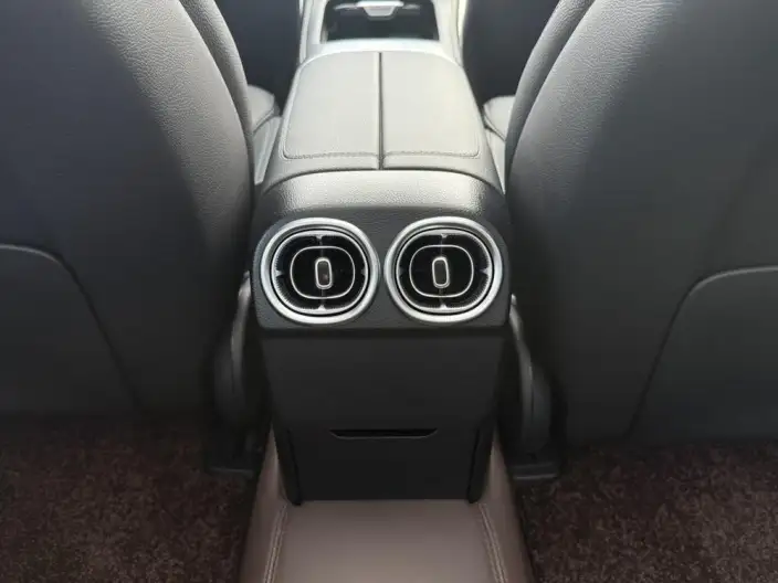 Mercedes-Benz C-Class 2024 Model Facelift II C 260 L Sports Edition – фото 9