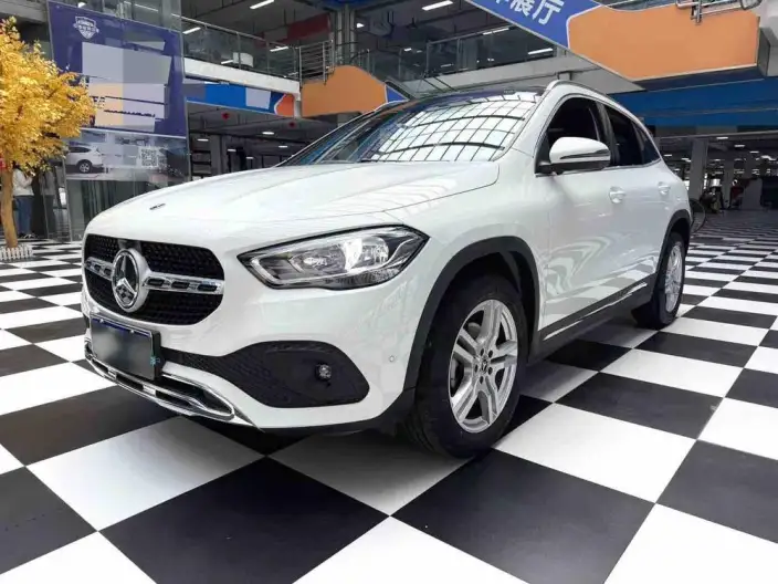 Mercedes-Benz GLA 2020 Model GLA 180 – фото 1