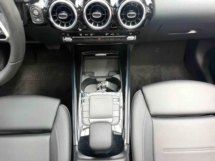 Mercedes-Benz GLA 2020 Model GLA 180 – фото 7