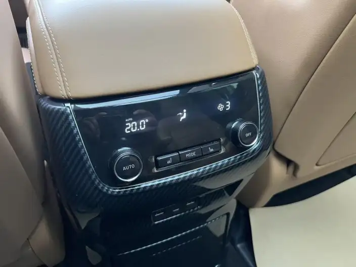 Li Auto ONE 2021 Model Extended Range 6 seat Edition – фото 9