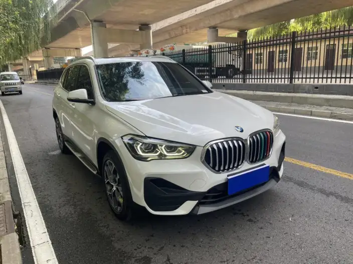 BMW X1 2021 Model sDrive25Li Leading Model – фото 3