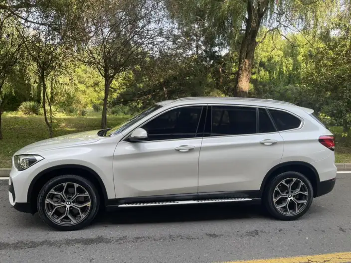BMW X1 2021 Model sDrive25Li Leading Model – фото 4