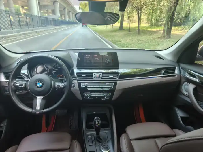 BMW X1 2021 Model sDrive25Li Leading Model – фото 8