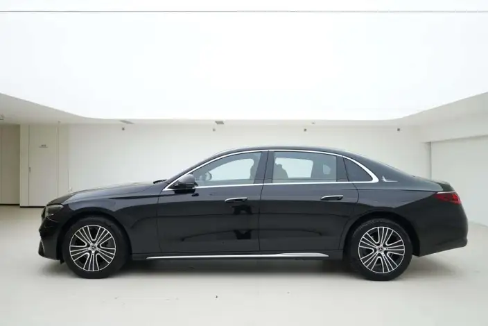 Mercedes-Benz E-Class 2025 Model E 260 L 4MATIC sedan – фото 3