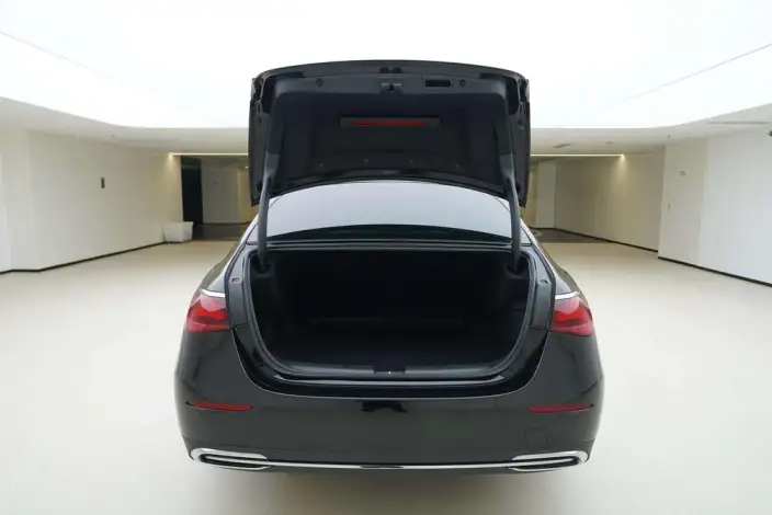 Mercedes-Benz E-Class 2025 Model E 260 L 4MATIC sedan – фото 5