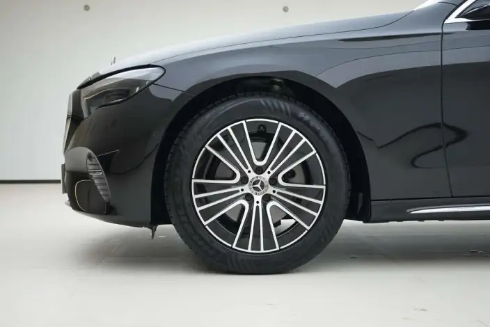 Mercedes-Benz E-Class 2025 Model E 260 L 4MATIC sedan – фото 8