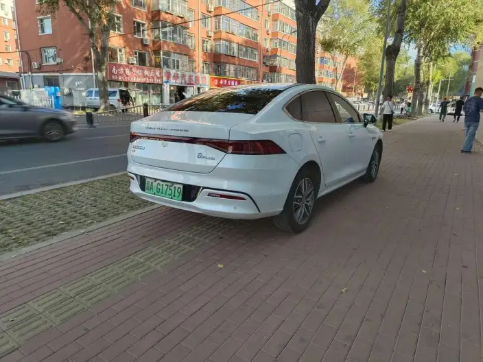 BYD Qin PLUS DM 2023 Model DM-i Champion Edition 120KM Leading Model – фото 6