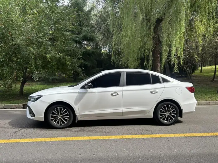 Roewe i5 2021 Model 1.5L CVT Star Glory Edition – фото 4
