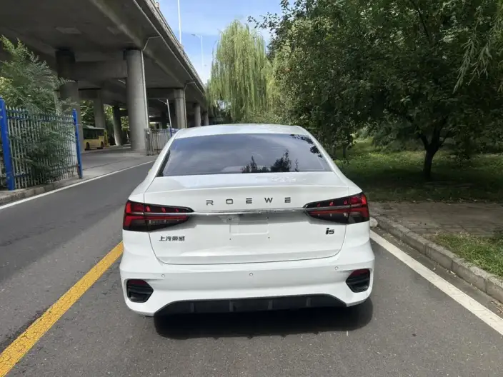 Roewe i5 2021 Model 1.5L CVT Star Glory Edition – фото 6