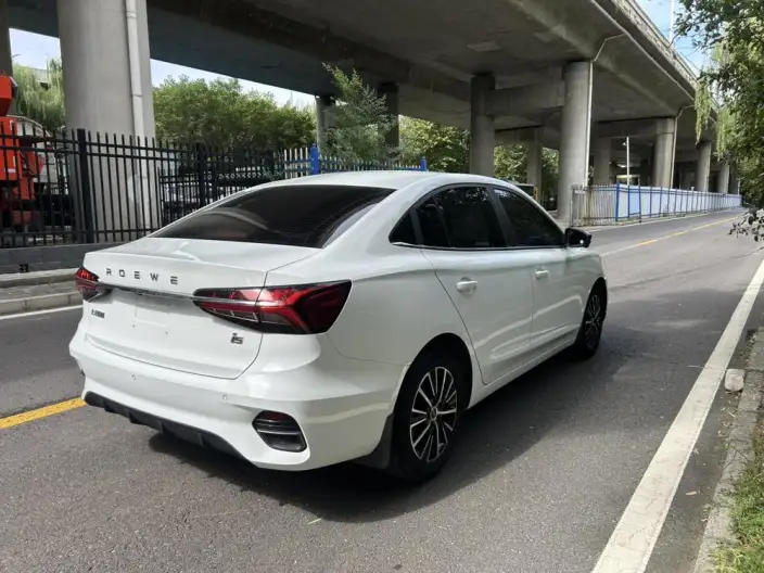 Roewe i5 2021 Model 1.5L CVT Star Glory Edition – фото 7