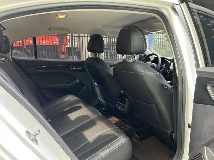 Roewe i5 2021 Model 1.5L CVT Star Glory Edition – фото 9