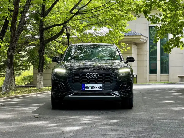Audi Q5L 2025 Model 40TFSI Luxury Dynamic Model – фото 2