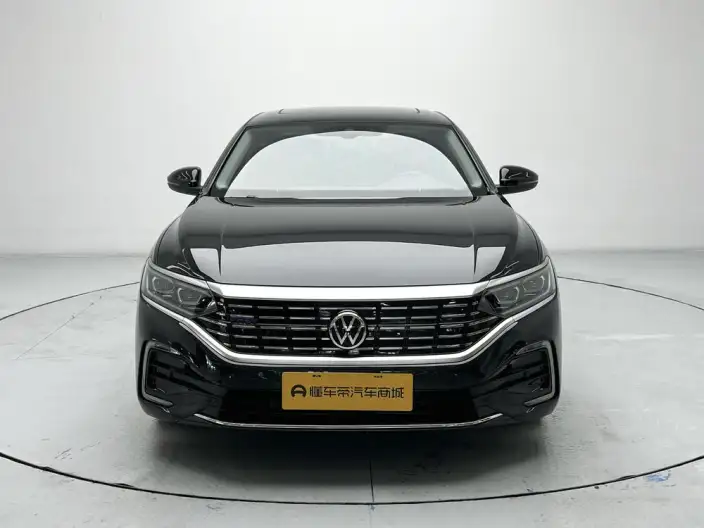 Volkswagen Passat PHEV 2022 Model 430PHEV Hybrid Deluxe Edition – фото 2