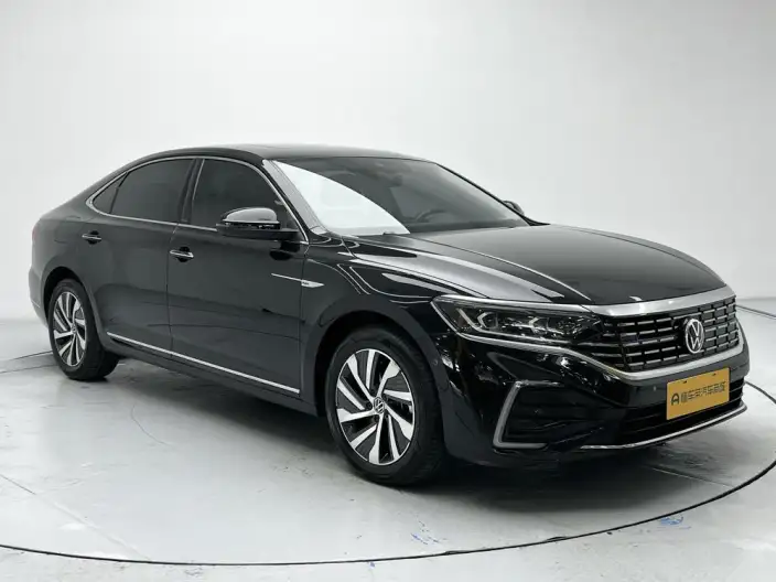 Volkswagen Passat PHEV 2022 Model 430PHEV Hybrid Deluxe Edition – фото 3