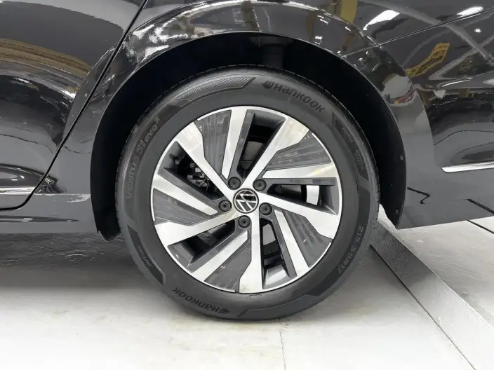 Volkswagen Passat PHEV 2022 Model 430PHEV Hybrid Deluxe Edition – фото 9