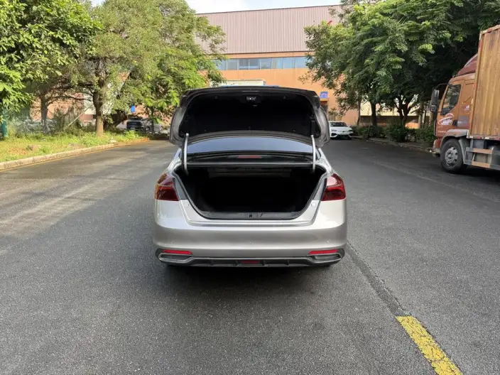 Geely Emgrand 2020 Model 1.5L CVT Luxury Model – фото 5