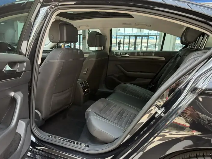 Volkswagen Magotan 2020 Model 330TSI DSG Luxury Model – фото 9