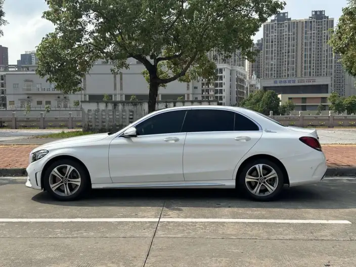 Mercedes-Benz C-Class 2020 Model C 260 L Sports Edition – фото 3