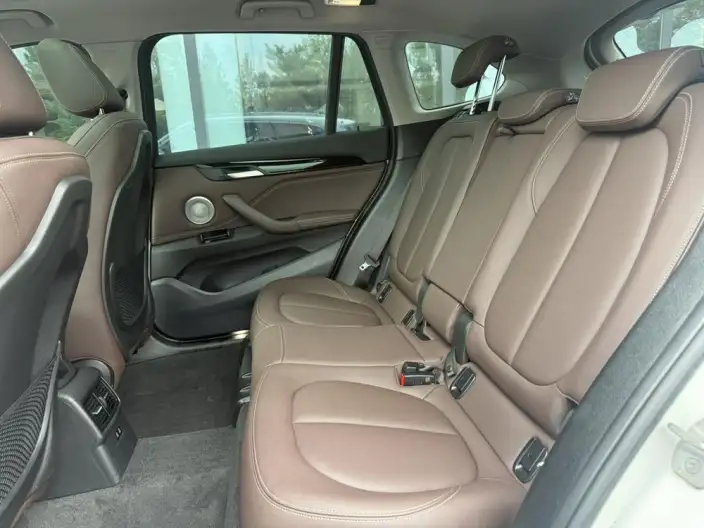 BMW X1 2022 Model sDrive25Li Leading Model – фото 9