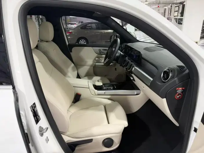 Mercedes-Benz GLB 2020 Model GLB 180 Fashion Model – фото 9