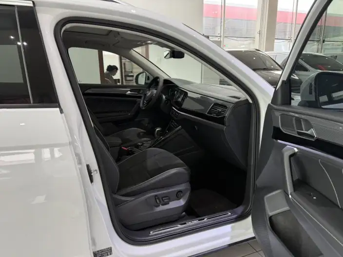 Volkswagen Tayron 2022 Model 380TSI 4WD Luxury Zhilian Edition Pro – фото 7