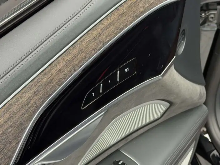 Audi A8 2022 Model A8L 55 TFSI quattro Noble Model Collector Edition Edition – фото 10