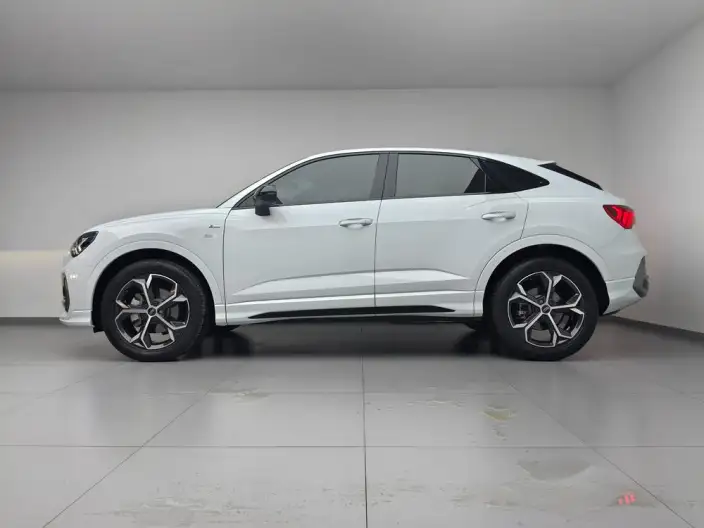 AUDI Q3 Sportback 2024 Model 40 TFSI Fashion Model – фото 4