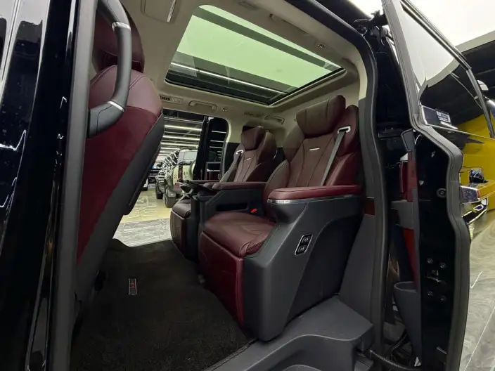 HONGQI HQ9 2024 Model Deluxe Edition – фото 5