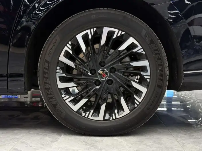 HONGQI HQ9 2024 Model Deluxe Edition – фото 7