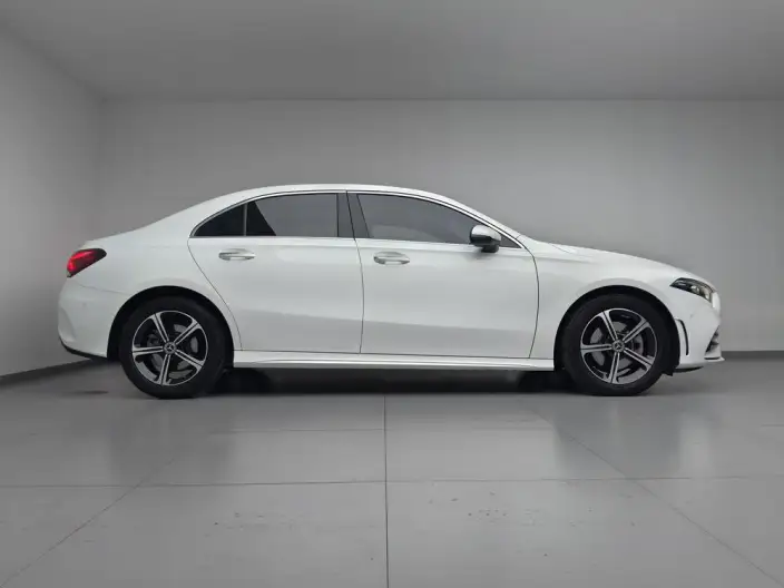 Mercedes-Benz A-class 2022 Model Facelift II A 200 L Sports sedan Fashion Edition – фото 8