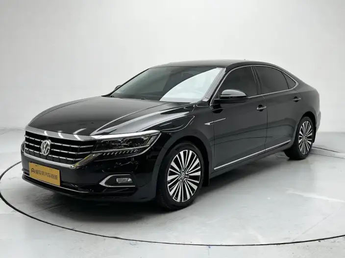 Volkswagen Passat 2020 Model 330TSI Deluxe Edition China VI – фото 1