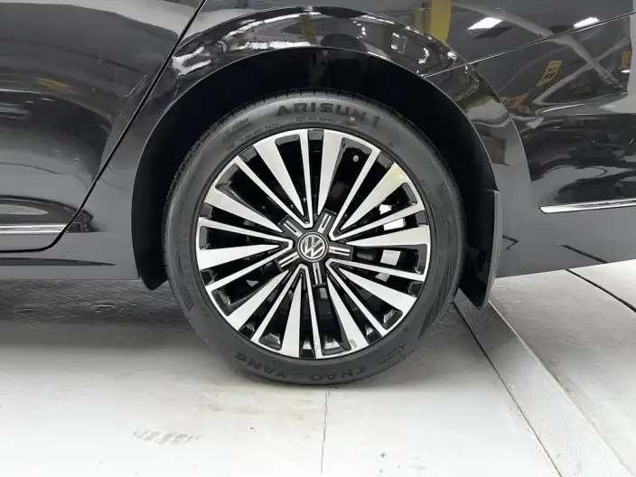 Volkswagen Passat 2020 Model 330TSI Deluxe Edition China VI – фото 9