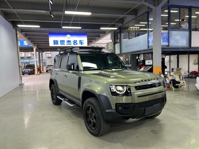 Land Rover De f ender 2023 110 3.0T P400 Dark Special Edition – фото 3