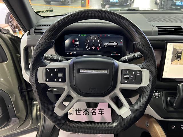 Land Rover De f ender 2023 110 3.0T P400 Dark Special Edition – фото 8