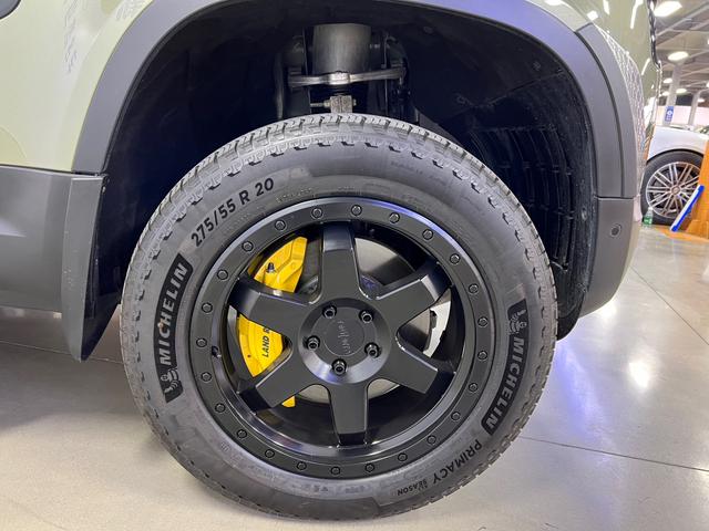 Land Rover De f ender 2023 110 3.0T P400 Dark Special Edition – фото 15