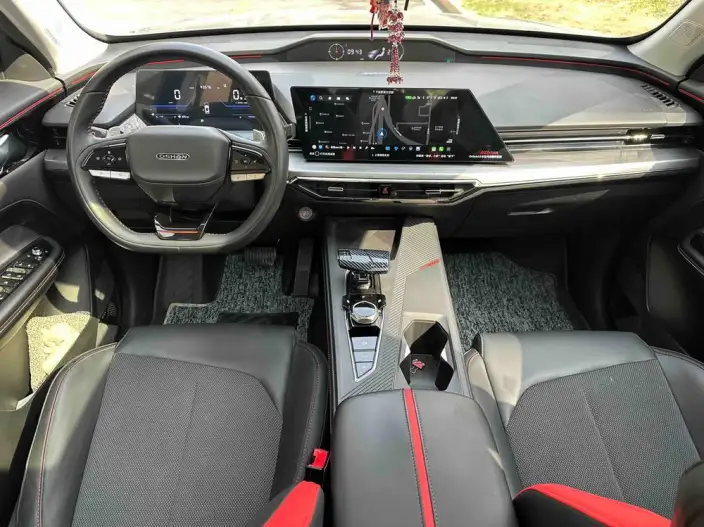 Changan Auchan Z6 2023 Model Blue whale 1.5T DCT Smart Enjoy Model – фото 10