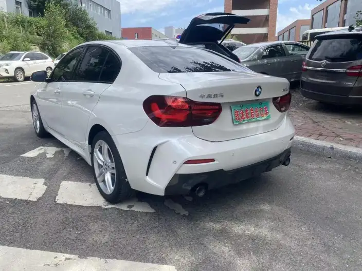 BMW 1 Series 2023 Model 120i M Sports Night Edition – фото 4