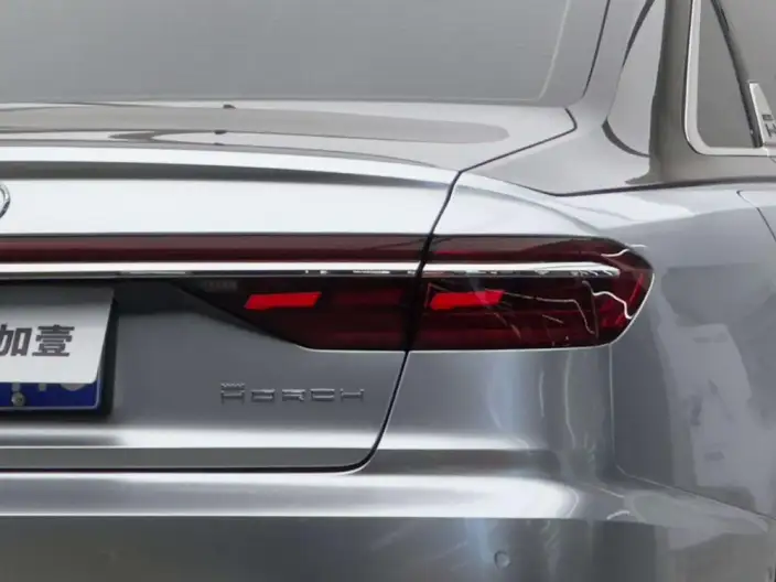 Audi A8 2022 Model A8L 55 TFSI quattro Noble Model Collector Edition Edition – фото 5