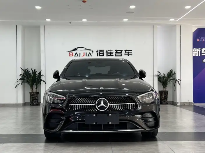 Mercedes-Benz E-Class PHEV 2023 Model E 350 e L Sports sedan – фото 2