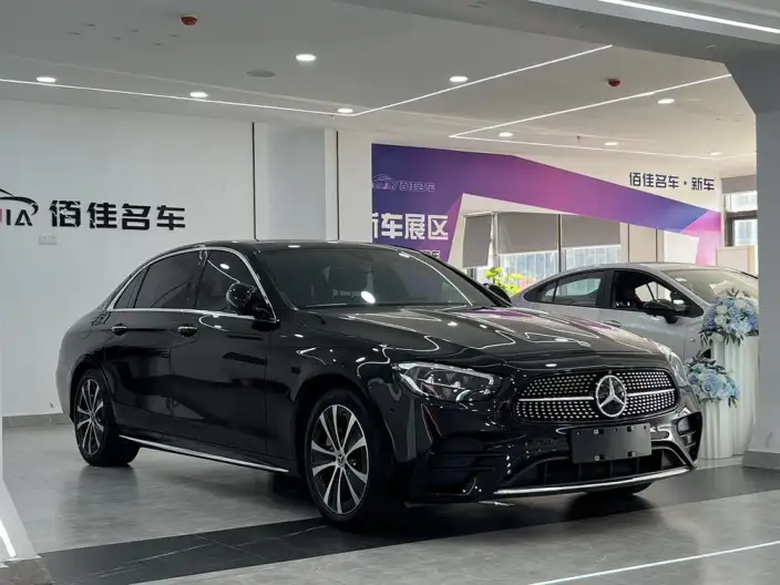 Mercedes-Benz E-Class PHEV 2023 Model E 350 e L Sports sedan – фото 3