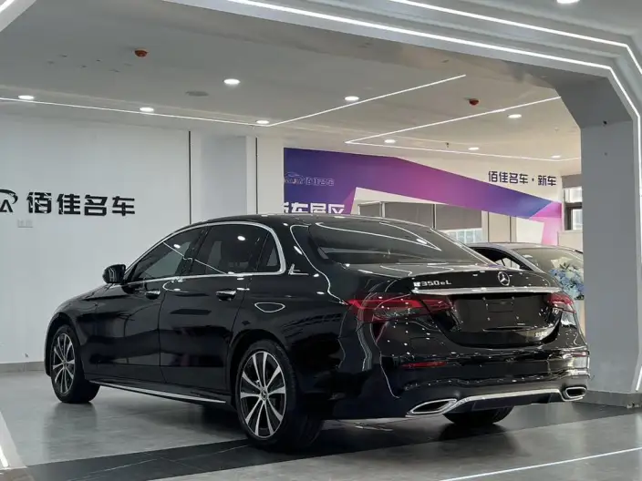 Mercedes-Benz E-Class PHEV 2023 Model E 350 e L Sports sedan – фото 4
