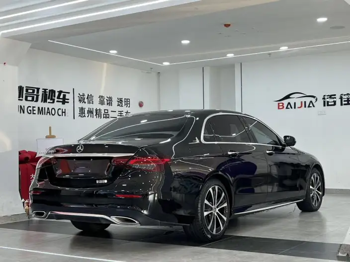 Mercedes-Benz E-Class PHEV 2023 Model E 350 e L Sports sedan – фото 6