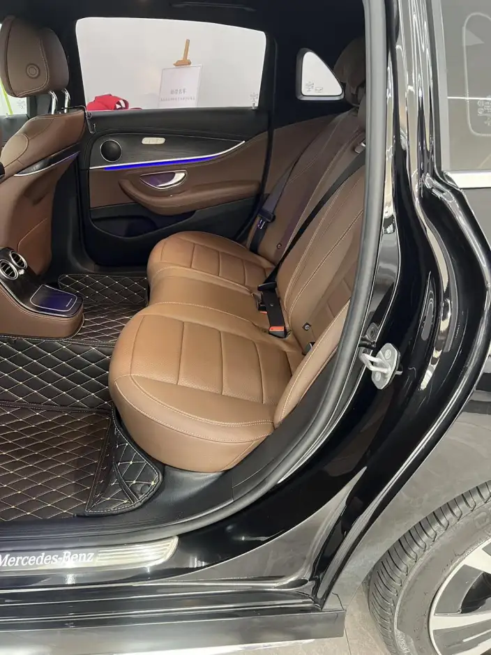 Mercedes-Benz E-Class PHEV 2023 Model E 350 e L Sports sedan – фото 10