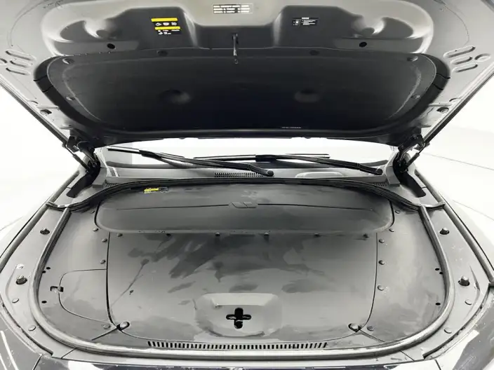 Li Auto ONE 2021 Model Extended Range 6 seat Edition – фото 10