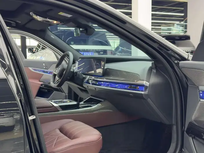 BMW i7 2023 Model eDrive50L Exclusive Model M Sports Set – фото 8