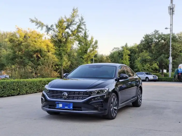 Volkswagen Passat 2022 Model 330TSI Deluxe Edition – фото 1