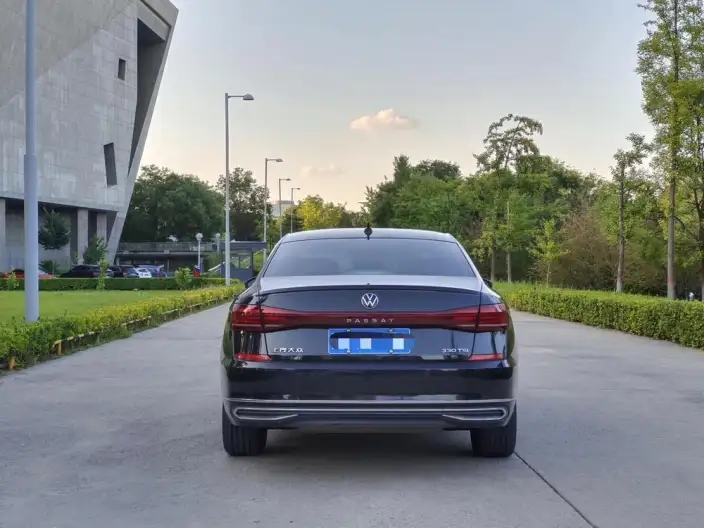 Volkswagen Passat 2022 Model 330TSI Deluxe Edition – фото 5