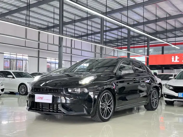 Lynk & Co 02 Hatchback 2021 Model 2.0TD Hatchback Halo – фото 1