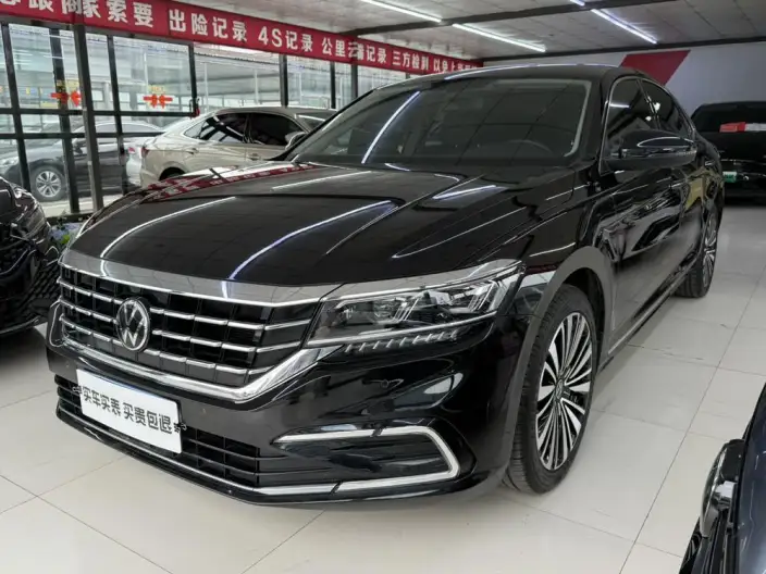 Volkswagen Passat 2021 Model 330TSI Deluxe Edition – фото 1