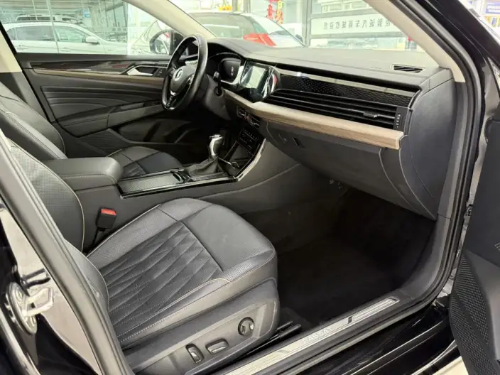 Volkswagen Passat 2021 Model 330TSI Deluxe Edition – фото 7